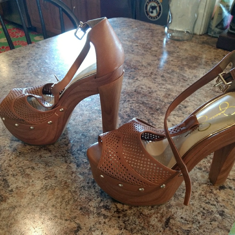 Jessica Simpson Platform Heels. 9.5 Womens